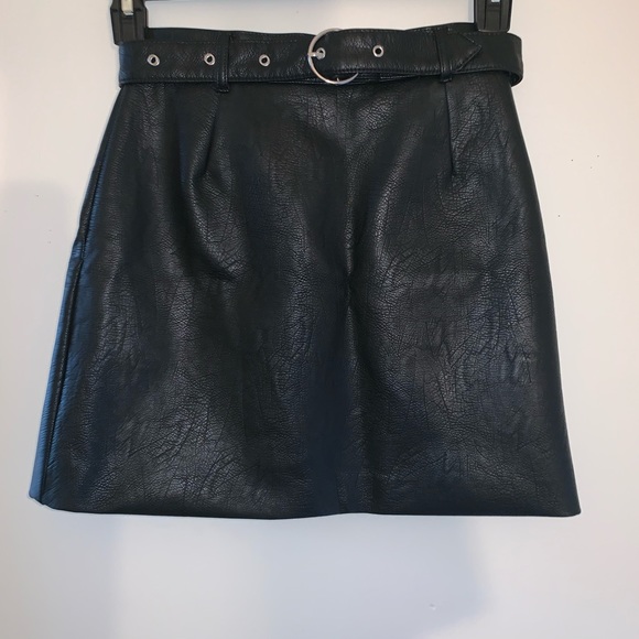 H&M | Black Faux Leather Short Skirt - Picture 6 of 8